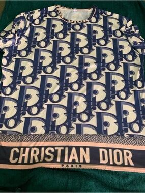 Dior Short-Sleeve Logo Tee in Navy and Cream with Branded Hem. 3 or 4x.